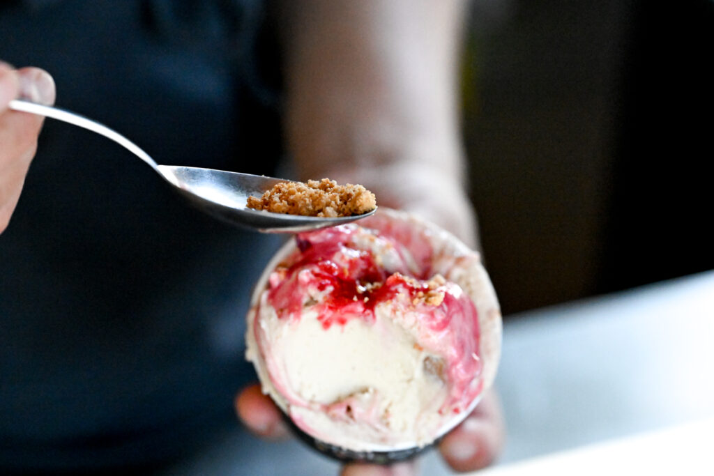 Amaretto pronto per finire sul gelato